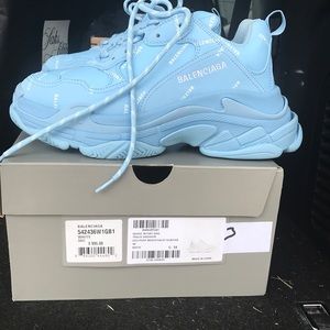 Light blue sneakers thick sole